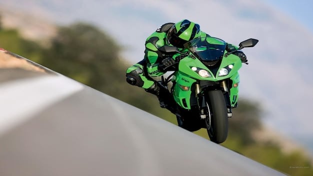2024 Kawasaki Ninja 400 Review: Is It the Best Beginner Sportbike?